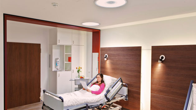 إضاءة غرف المرضى بالمستشفى