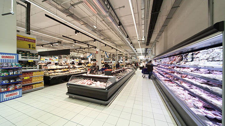 المتسوقون يعتمدون على مظهر اللحوم والأسماك لتحديد ما إذا كانت طازجة بهايبر ماركت كارفور بسانتياغو