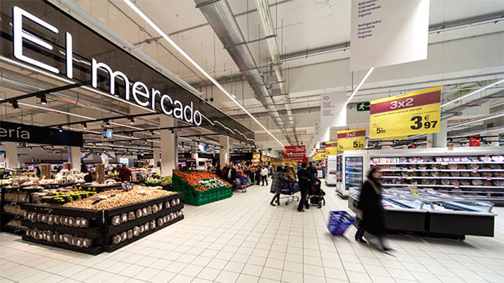 Carrefour Santiago supermarket illuminated with a combination of LED technology and clever lighting controls