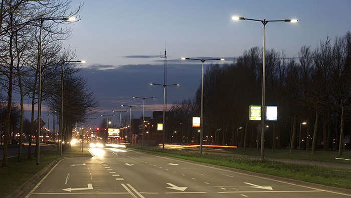 شارع مُنار باستخدام إضاءات Philips 
