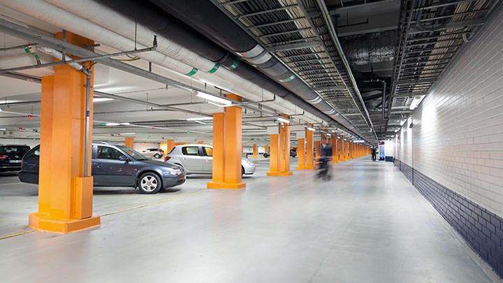 يقدّم لك نظام قرين باركنق لإضاءة مواقف السيارات من Philips Lighting عوائد سريعة على استثماراتك، مما يؤدي إلى توفير الطاقة والتكاليف.