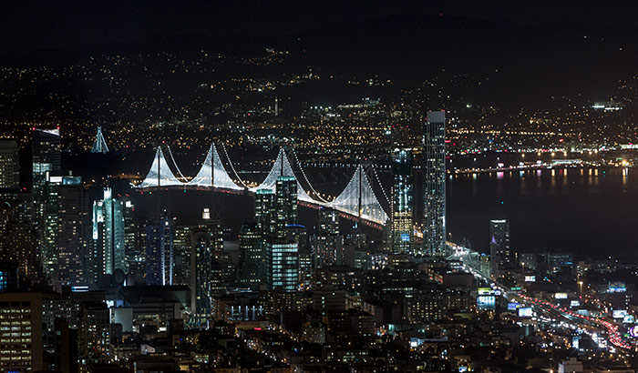 أضواء Bay Lights على جسر سان فرانسيسكو-أوكلاند